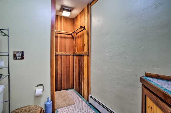 Cozy Home with Deck and Mountain Views, Walk to Casinos image 15